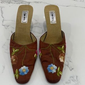 China Doll Short Mules. Size 6‎